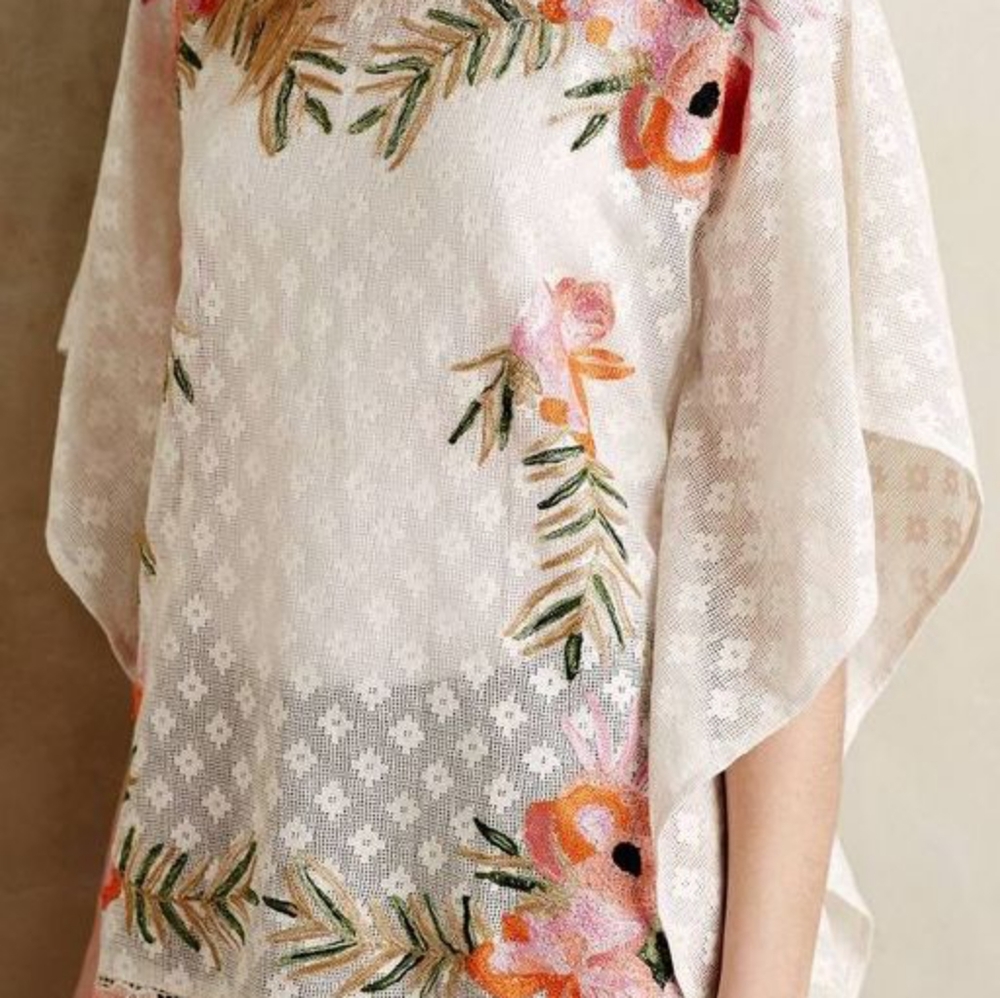 Akemi + Kim Augustine Floral Stitched Poncho M - Picture 2 of 7